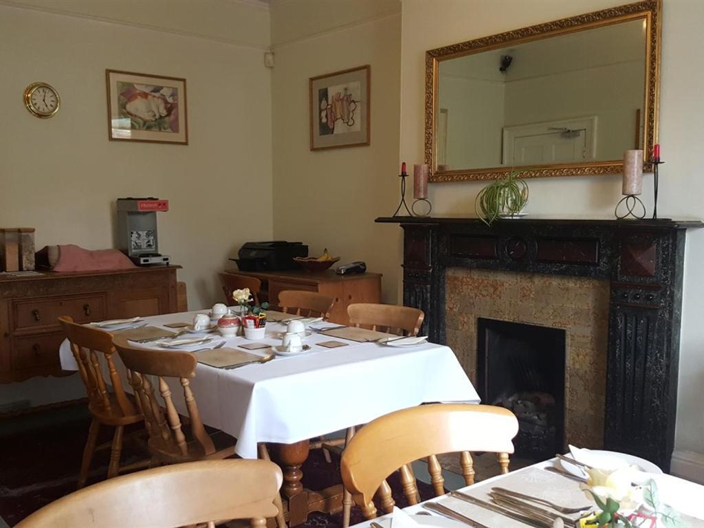 The Red House Hotel Грантъм Екстериор снимка